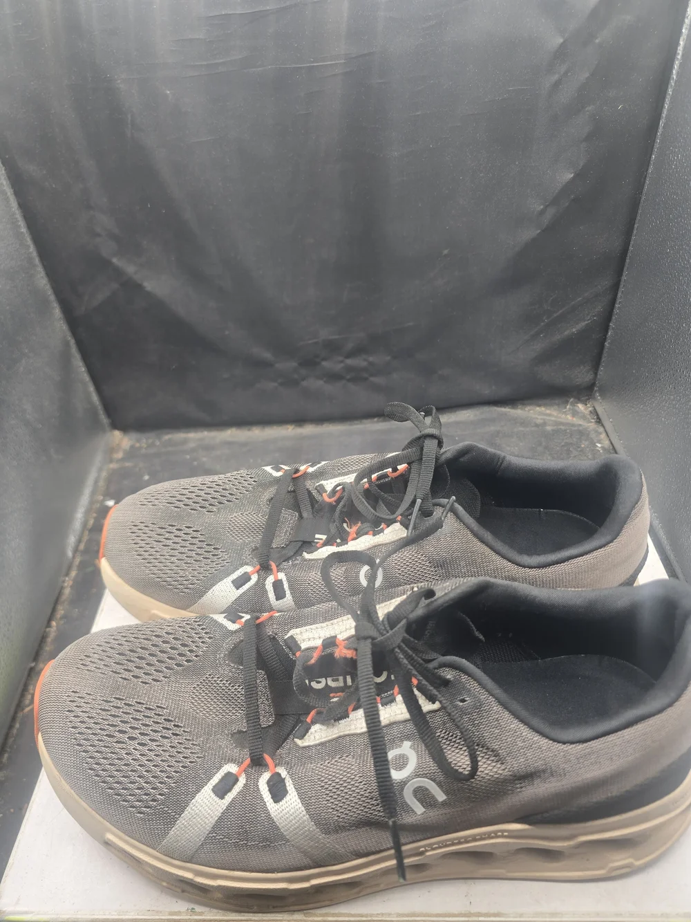 Lightweight Men's Athletic Running Shoes in Grey and Black